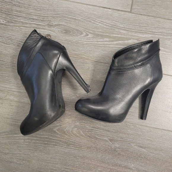 Jessica Simpson leather booties - Picture 2 of 8